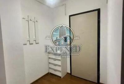 Apartament cu 3 camere decomandat, mobilat în Apărătorii Patriei