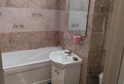 Apartament cu 2 camere decomandat în Km 5 - 5