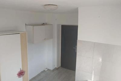 Garsonieră semidecomandată în CET - 2