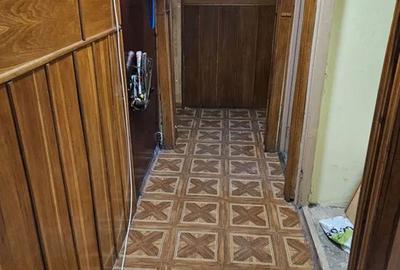 Apartament cu 3 camere în Km 4 - 6