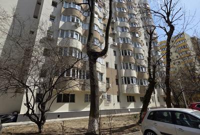 Garsonieră decomandată în Tei