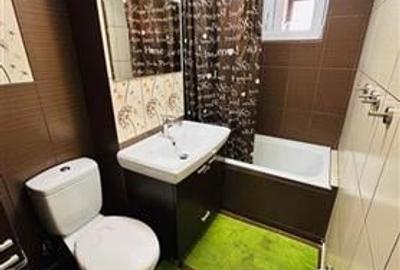 Apartament 3 camere,decomandat, doua bai, etaj intermediar, Florilor - 7
