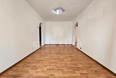 Apartament cu 4 camere decomandat în Micro 39