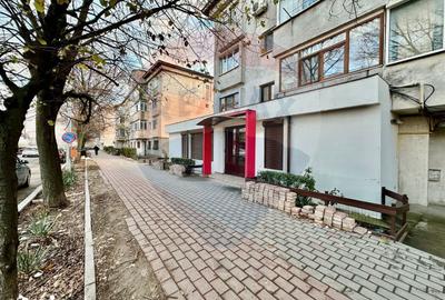 Spațiu comercial, de 100 mp, în Nord - 14