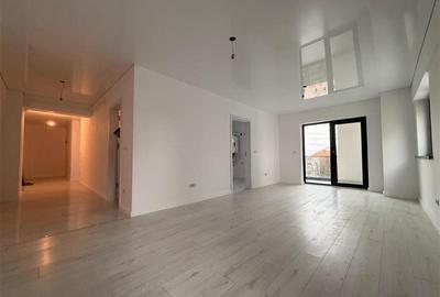 Apartament cu 3 camere decomandat în Nicolina - 2