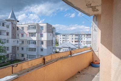 Apartament cu 3 camere decomandat, mobilat în Moinești - 3