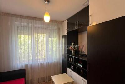Apartament 2 cam Et 2 renovat M19 L-uri - 1