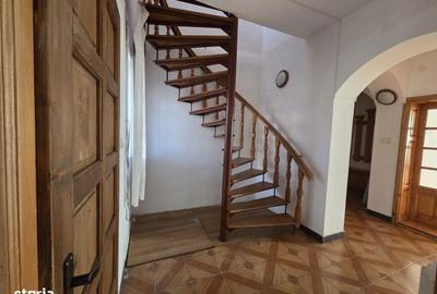 Casă cu 4 camere cu Teren 335 Mp în Funcționarilor - 7