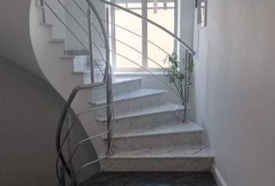 Casă cu 10 camere cu Teren 780 Mp în Central - 16