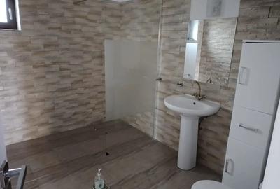 Casă cu Teren 200 Mp în Hinova - 5