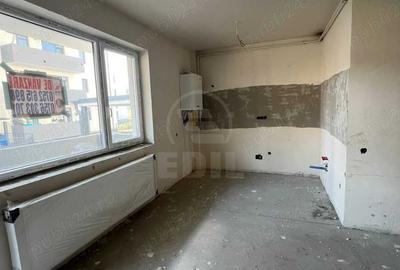 Apartament cu 3 camere semidecomandat în Central - 13