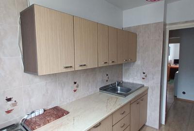 Apartament cu 3 camere decomandat în Giurgiului - 2
