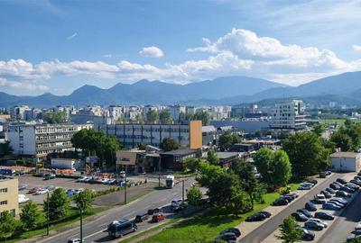 Apartament cu 4 camere decomandat, mobilat în Tractorul - 17
