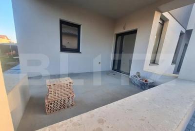 Casă cu 4 camere cu Teren 400 Mp în Moșnița Nouă - 2