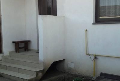 Casă cu 3 camere în Central - 2