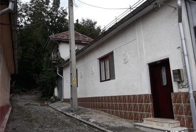 Casă cu 5 camere cu Teren 250 Mp în Oravița - 1