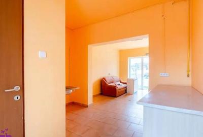 Spațiu comercial, de 23 mp, în Central - 14