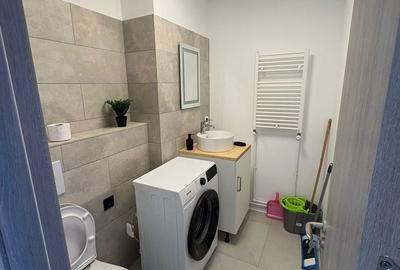 Apartament cu 3 camere decomandat în Berceni - 1