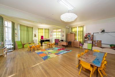 Vila spatioasa de vanzare, ideala pentru investitie - 19