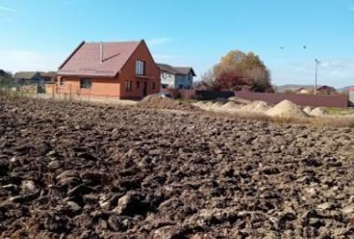 Teren intravilan de 1853 mp, în Lunca Calnicului - 6