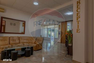 Spațiu comercial, de 3,250 mp, în Central - 12