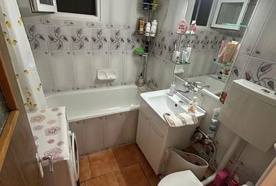 Apartament cu 3 camere decomandat în Rahova