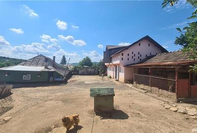 Casă cu Teren 1104 Mp în Poienari - 1