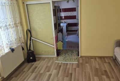 Casa 4 camere din Caramida,zona Centrala, pretabil pentru 2 - 5