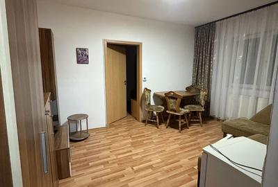 Apartament cu 3 camere decomandat în Exterior Vest