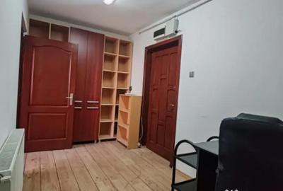 Spațiu comercial, de 70 mp, în Central - 2