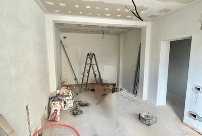 Casă individuală cu 7 camere cu Canalizare în Central - 2