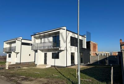 Casă individuală cu 5 camere cu Canalizare în Dumbrăvița - 1