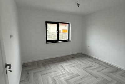Casă cu 4 camere cu Teren 400 Mp în Clinceni - 9