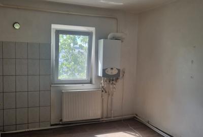 Apartament cu 3 camere decomandat în Orizont