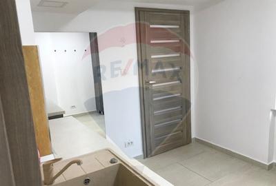 Spațiu comercial, de 50 mp, în Central - 1