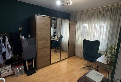 Apartament cu 3 camere semidecomandat în Exterior Vest - 1
