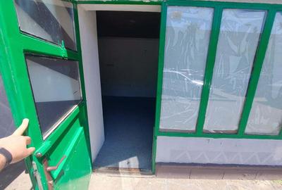 Inchiriez vand spatiu comercial - 1