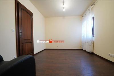Apartament cu 3 camere decomandat în Central - 2