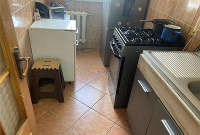 Apartament 2 camere , cartier Sud , renovat , et 3/4 , terme - 7