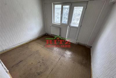 Apartament cu 3 camere semidecomandat în Central - 4