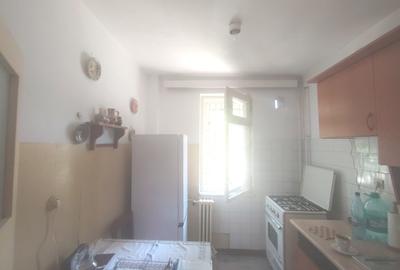 Apartament semidecomandat etaj 1 - 6