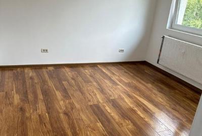 Casă cu 4 camere cu Teren 200 Mp în Berceni