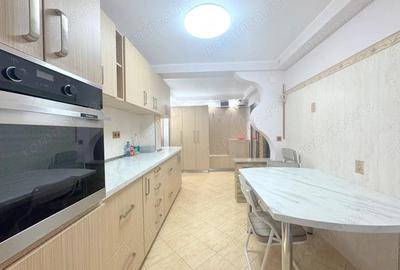 De inchiriat apartament cochet cu 3 camere in zona Soarelui - 2