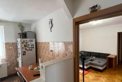 Apartament de vanzare, cu 2 camere, etajul 3, 46 mp, zona po - 3