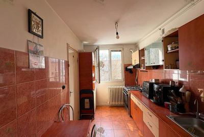 Apartament cu 3 camere semidecomandat, mobilat în Berceni - 7