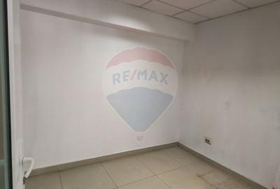 Spațiu comercial, de 140 mp, în Central - 3