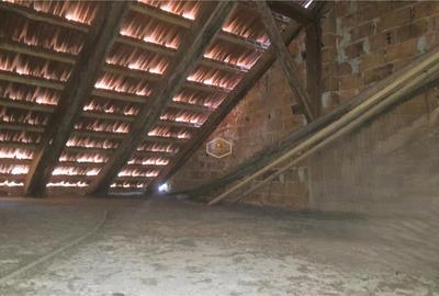 Casă individuală cu 7 camere cu Canalizare în Central - 34