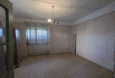 Casă cu 3 camere cu Teren 1470 Mp în Central - 10