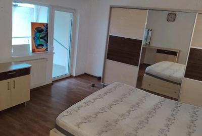 Casă cu 5 camere cu Teren 284 Mp în Central - 2