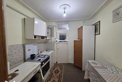 Apartament cu 3 camere decomandat în Podu Roș - 8